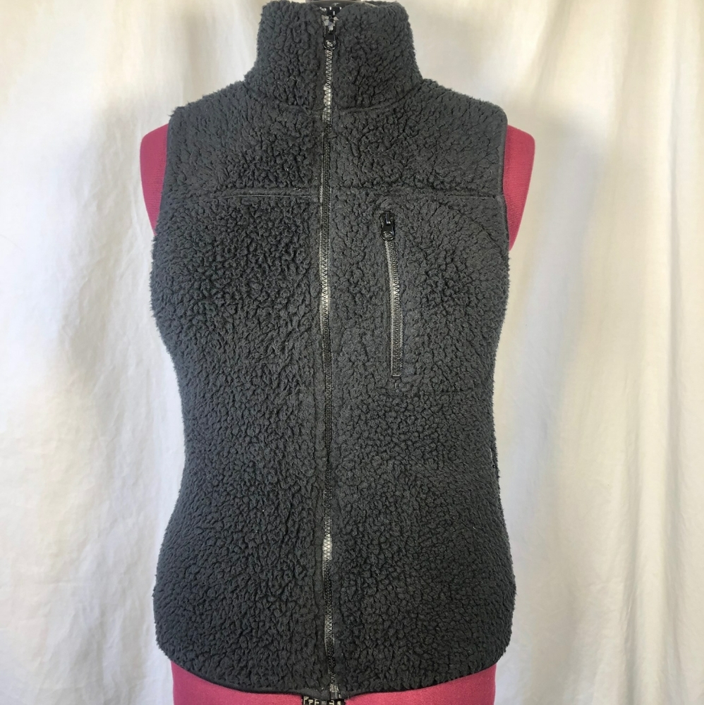 dip Charcoal Sherpa Vest